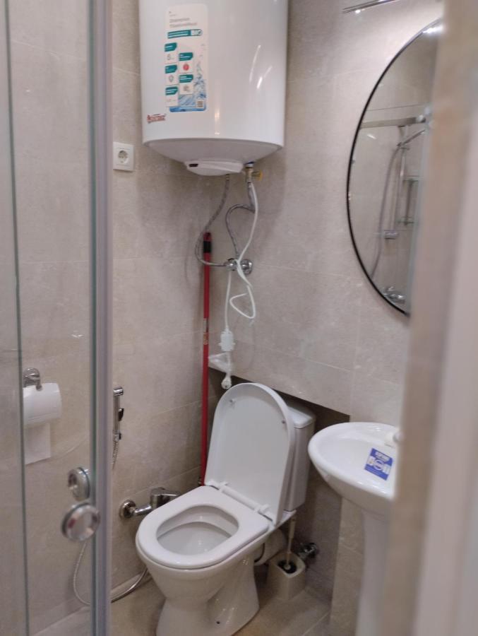 Room In Sololaki Tbilisi Bagian luar foto