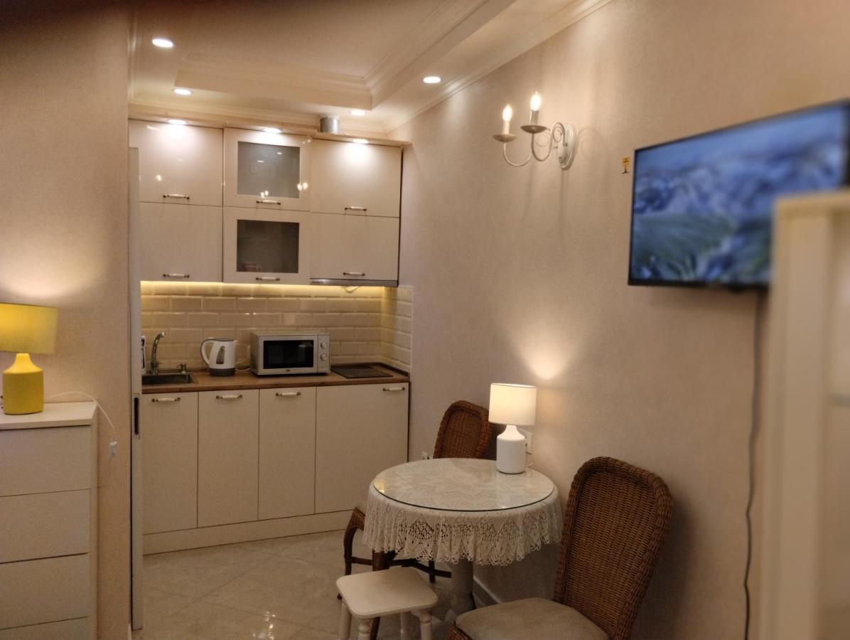 Room In Sololaki Tbilisi Bagian luar foto